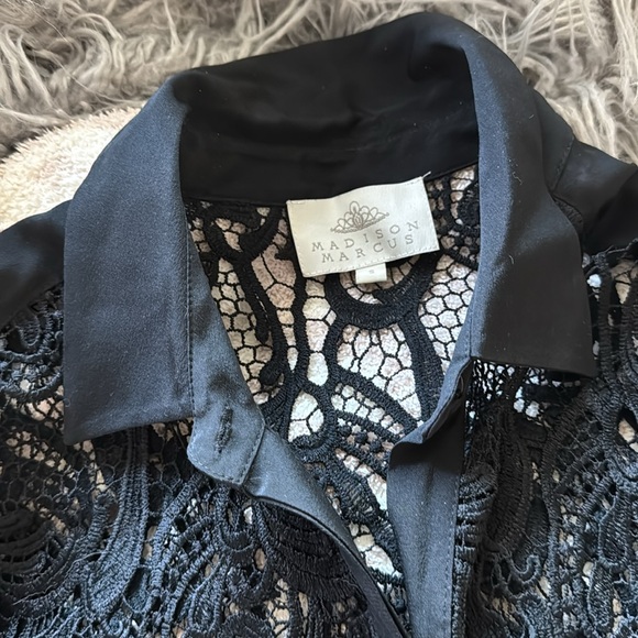 Beautiful button down lace top. - Picture 2 of 5